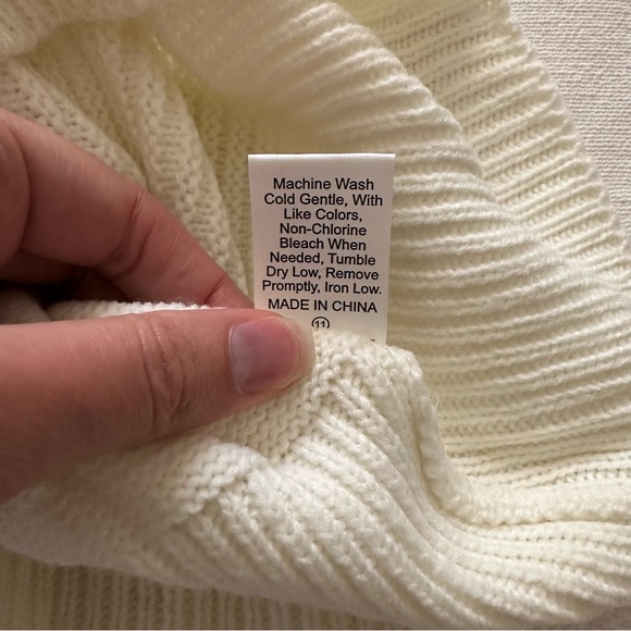 Colorblock Pattern Drop Shoulder Sweater - Picture 10 of 10